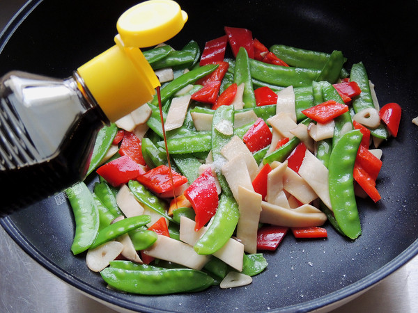 Fried Snow Peas with Pleurotus Eryngii recipe