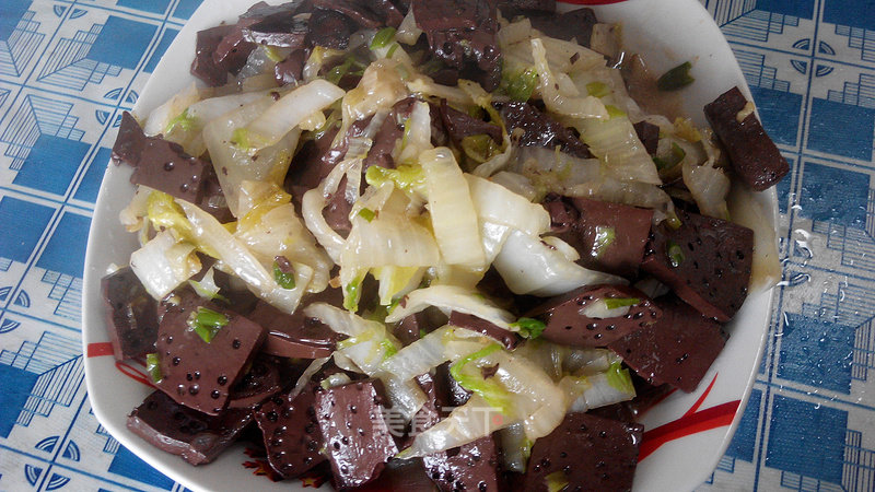 Stir-fried Blood Tofu with Cabbage