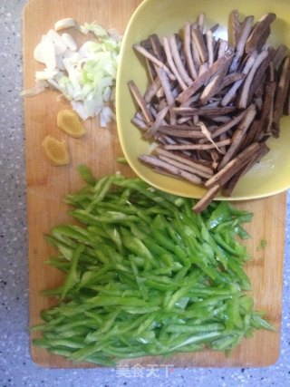 Stir-fried Bean Curd with Hot Pepper (huizhou Bean Curd) recipe