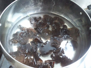 Black Fungus Mixed with Bitter Gourd recipe