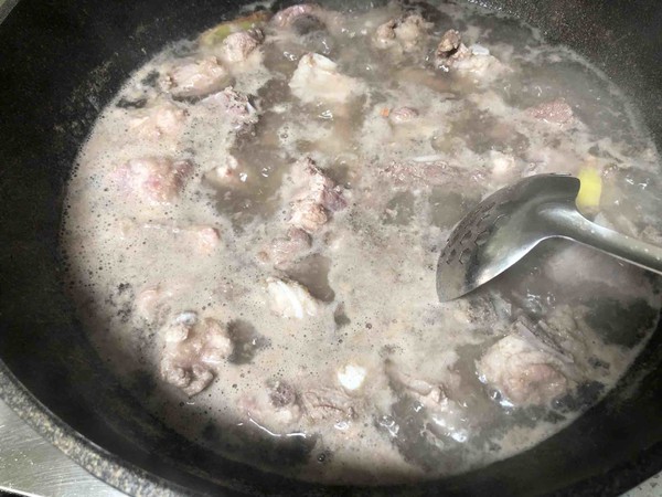 Replenishing Qi and Invigorating The Spleen Pork Ribs Soup recipe