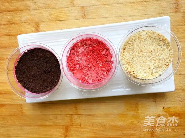 Strawberry Freeze Dried Fruit Sawdust Cup recipe