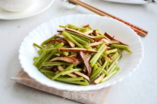 Stir-fried Wormwood with Wormwood recipe