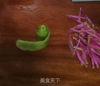 Sweet and Sour Red Radish Shreds recipe