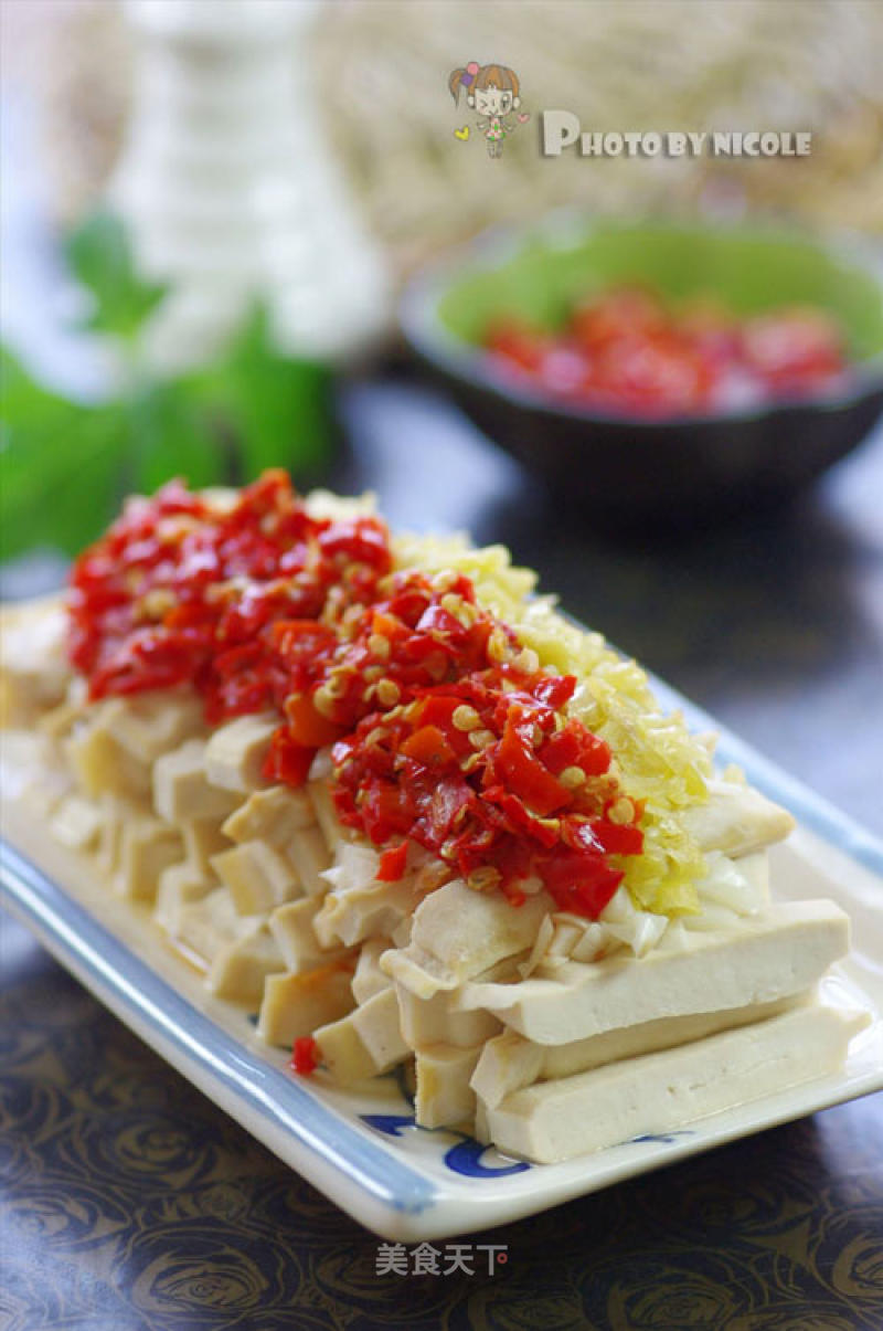 Vegetarian Food Can Also be So Wonderful-the Charming Two-color Steamed Bean Curd with Chopped Pepper recipe