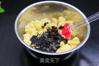 Black Sesame Seaweed Biscuits recipe