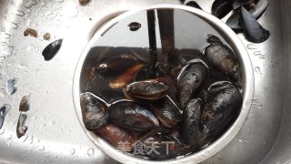 Stir-fried Mussels with Black Pepper recipe