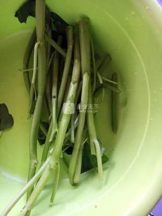 Convolvulus Stalks Served with Rice recipe