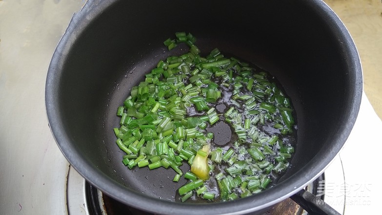 Fresh White Fungus Mixed with Chrysanthemum recipe