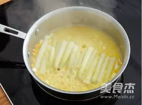 White Asparagus in Golden Soup recipe