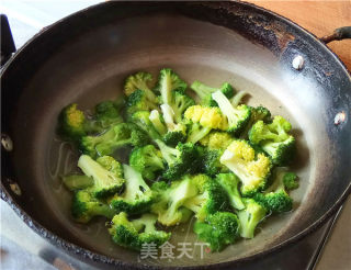 Broccoli with Black Fungus recipe