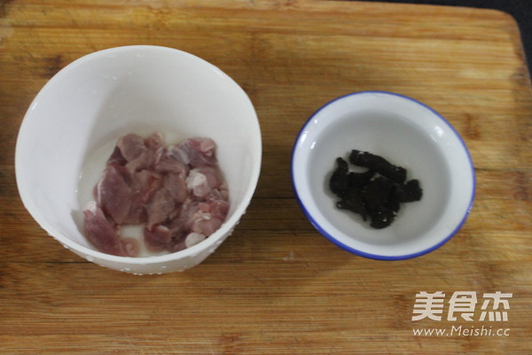 Shouwu Lean Meat Soup recipe