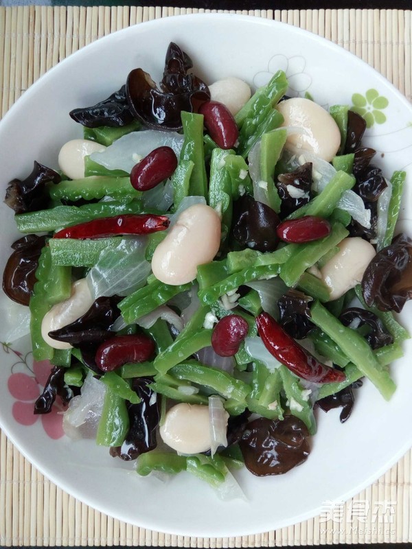 Bitter Melon Fungus Mixed with Kidney Beans recipe