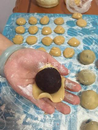 Cantonese-style Moon Cake with Red Bean and Egg Yolk Filling recipe