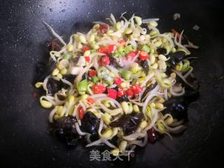 Fried Fungus with Soybean Sprouts recipe