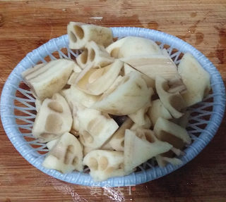 Pork Tail Bone Stewed Lotus Root recipe