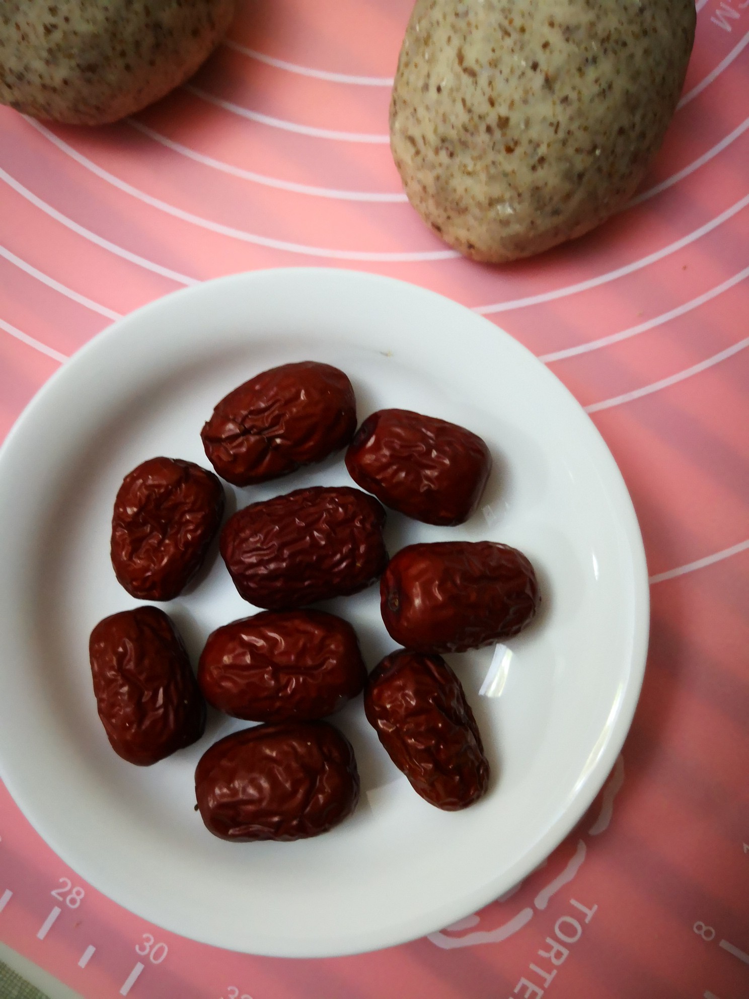 Whole Wheat Red Date Buns recipe