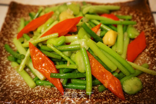 Stir-fried Broad Beans with Garlic recipe