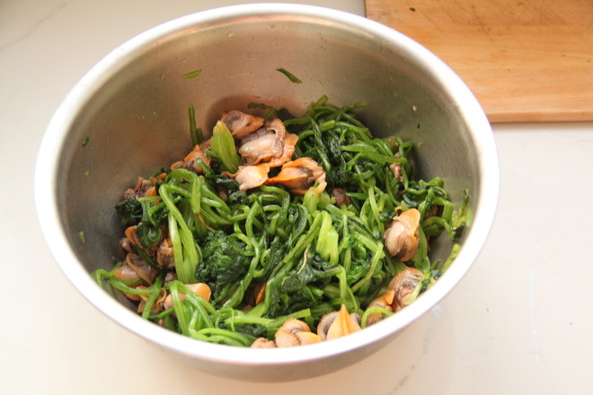 Spinach Mixed Clams recipe