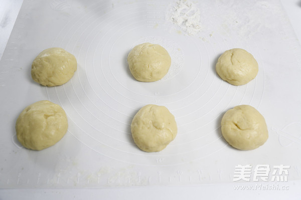 Simple Butter Roll (hand-kneaded Version) recipe