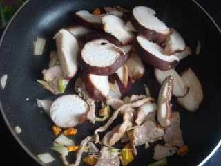 Stir-fried Pork with Mushrooms recipe