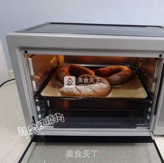 #aca烤明星大赛#——mochi-filled Cocoa Soft European Buns recipe