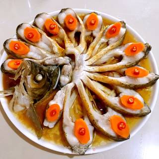 Peacock Steamed Fish recipe