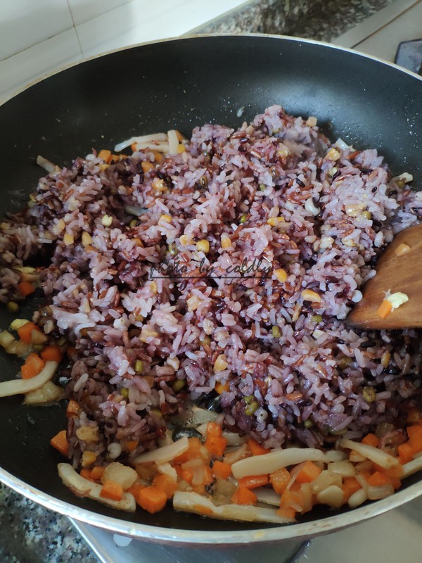 Fried Rice with Dried Seafood recipe