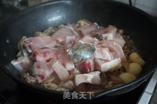 Braised Lamb with Crispy Meat Carp recipe