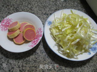 Stir-fried Leek Sprouts with Meat Sausage recipe