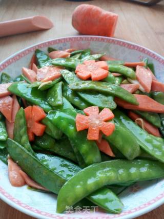 Fried Sausage with Snow Peas recipe