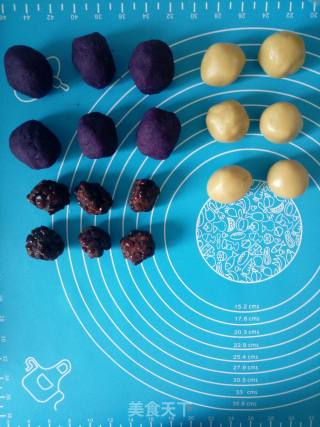 Cantonese Style Purple Sweet Potato and Red Bean Moon Cake "red Bean Moon Cake" recipe