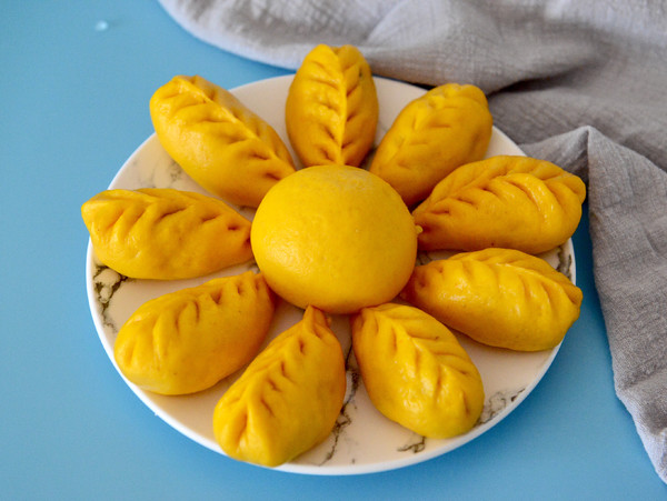Willow Squash Bean Paste Buns recipe