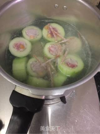 Cucumber Stuffed Scallop Shredded Squid Soup recipe