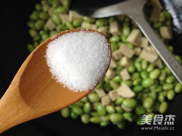 Stir-fried Diced Beans with Edamame and Rice recipe