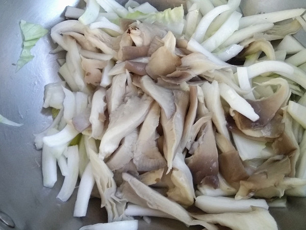 Braised Oyster Mushrooms with Chinese Cabbage recipe