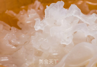 Autumn Beauty Soup-braised Pork Ribs with Papaya and Tremella recipe