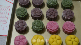 #新良第一节烤大赛# Peach Mountain Skin Moon Cakes recipe