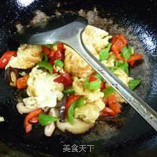 Scrambled Eggs with Green Red Pepper and Mushroom recipe