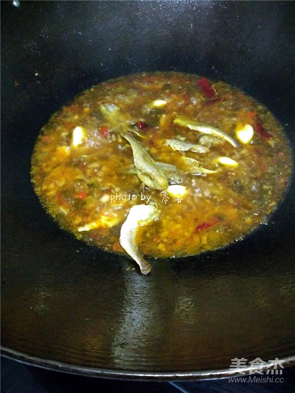 Hot and Sour Small Yellow Croaker recipe