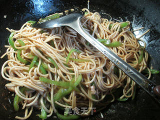 Fried Noodles with Shredded Pork and Pepper recipe