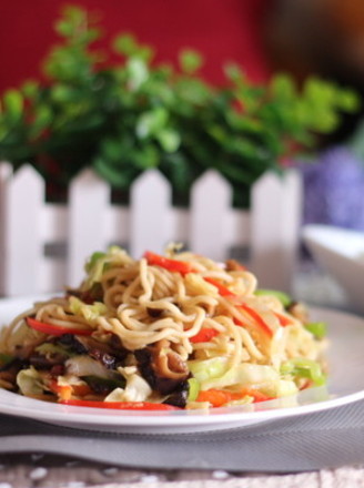 Stir-fried Noodles with Cabbage