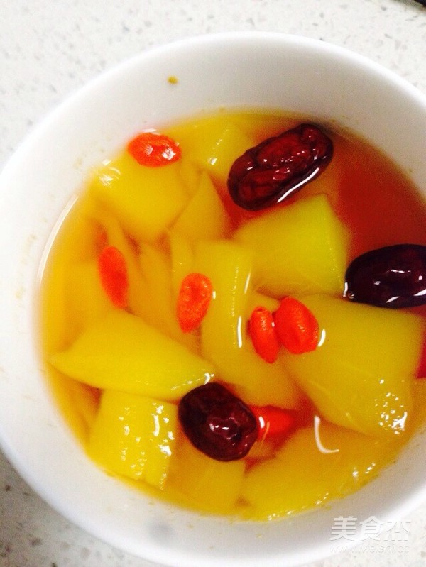 Mango, Red Date and Wolfberry Soup recipe
