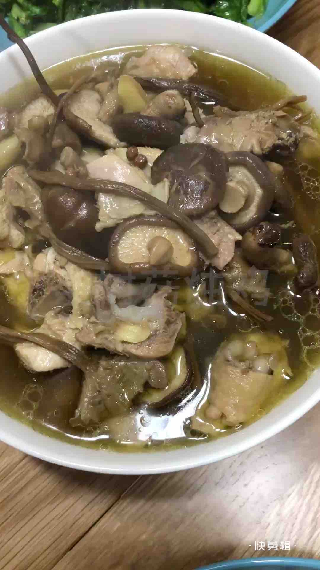 Stewed Chicken with Tea Tree Mushroom recipe