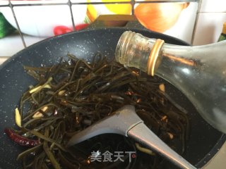 #trust之美# Fried Kelp Shredded Pork recipe