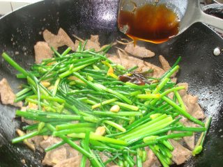 Stir-fried Pork Liver and Chives recipe