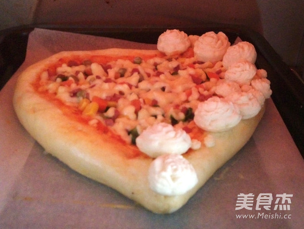 Shrimp Romantic Heart-shaped Pizza recipe