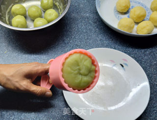 Custard Snowy Mooncakes recipe