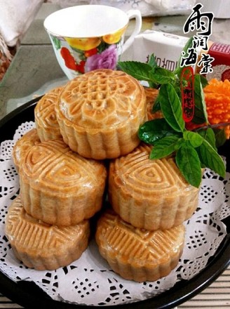 Mooncakes with Bean Paste and Nut Filling recipe