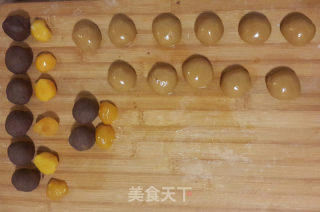 Cantonese Bean Paste Egg Yolk Mooncake recipe